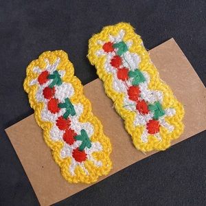 ROMWE Anime 2pcs Floral Embroidery Hair Clip - 259